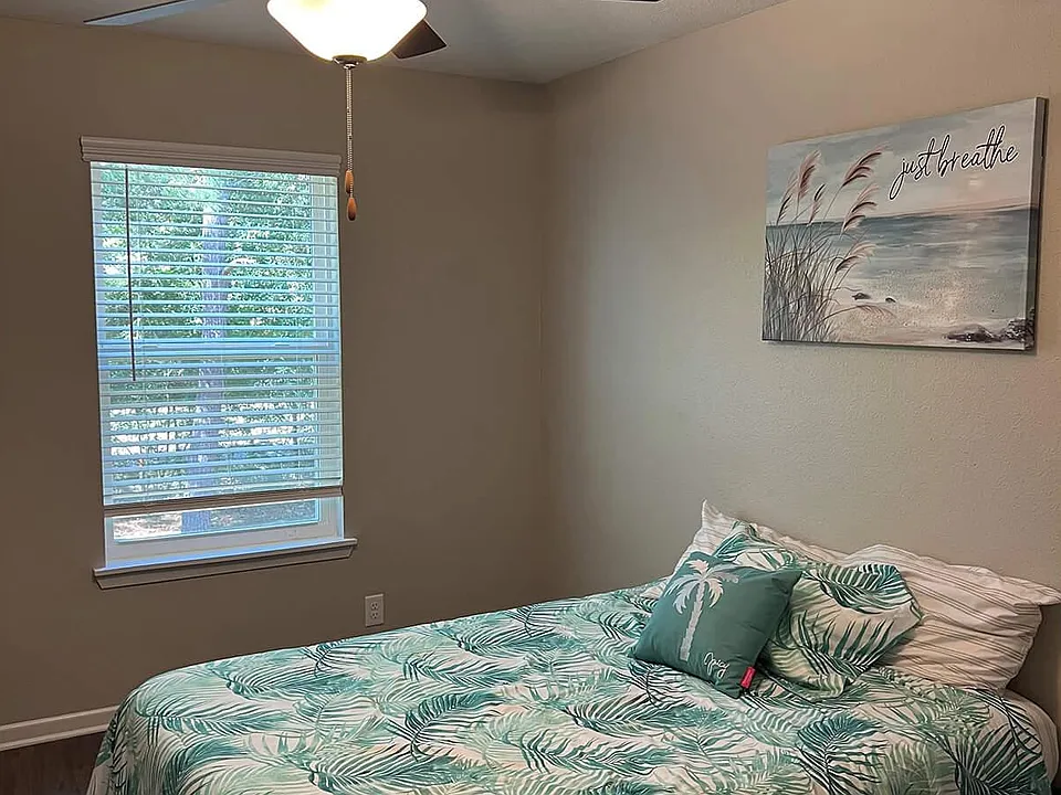 Unit bedroom
