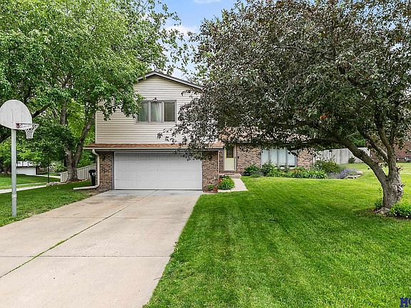 2nd image of 4800 Starling Dr