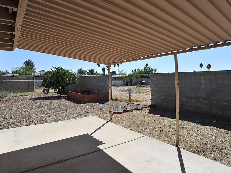 2736 S Calle Yucatan — Photo 23