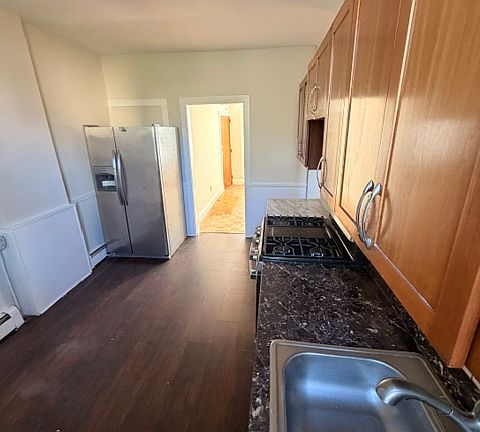 5th image of 5 Frederick St APT D1