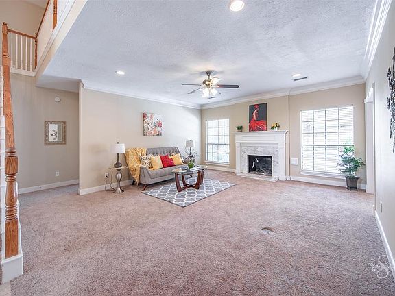 5th image of 1306 Woodmere Ln
