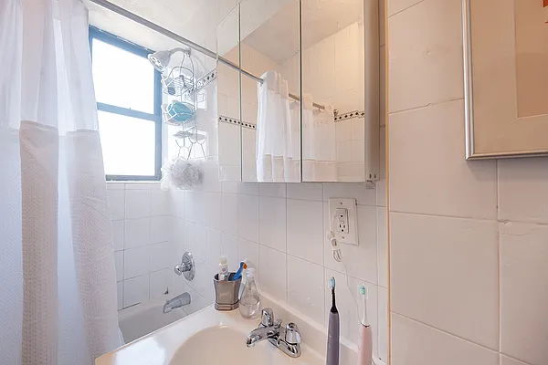 Rented by Rita S Citrin, LREB | media 22