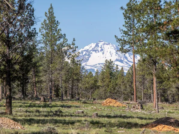 17400 Spur Dr, Sisters, OR 97759