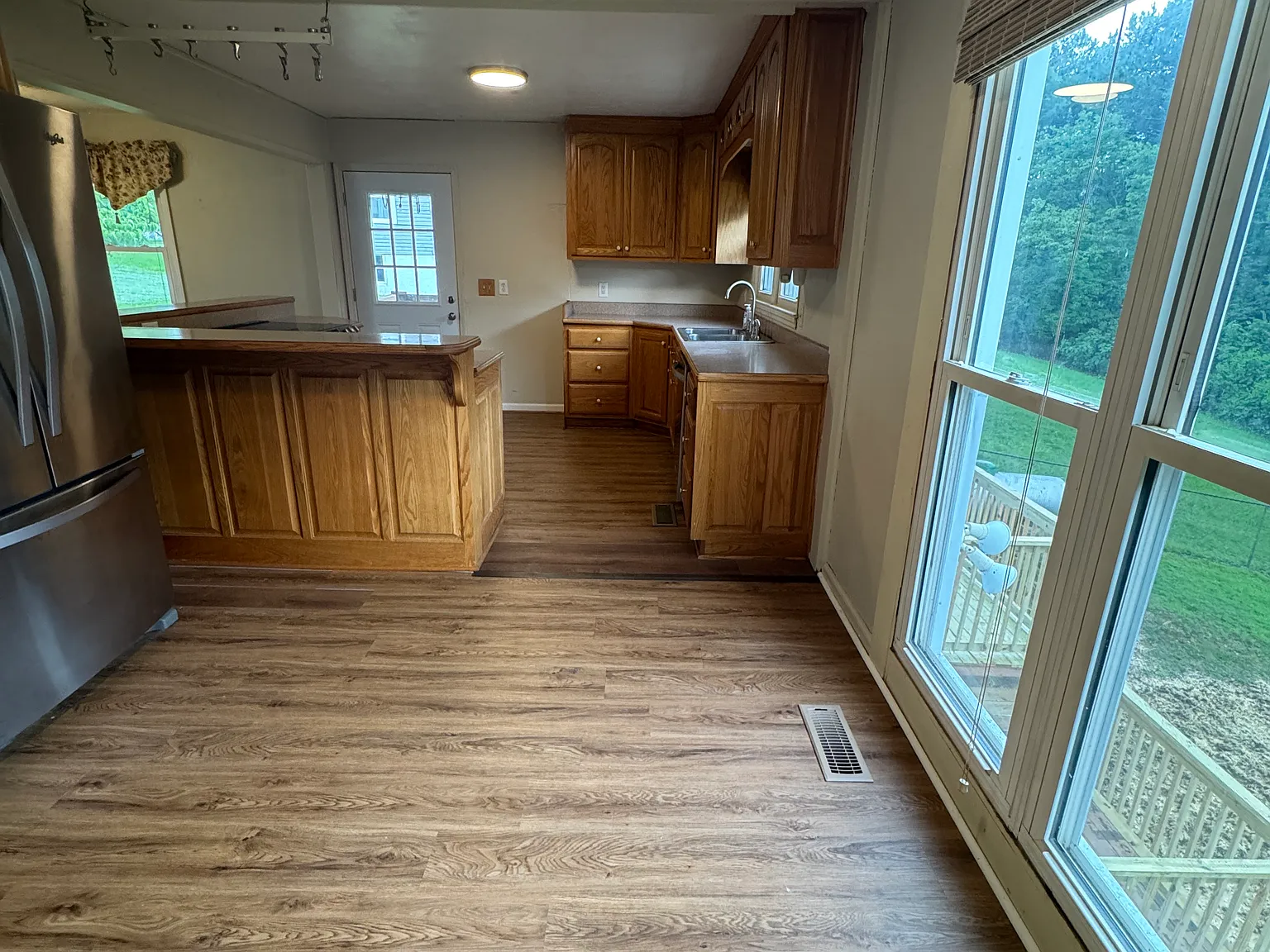 3 bed, 2.5 bath, 1700 sqft, $2,000 — Photo 4