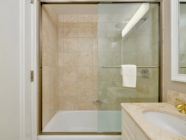 1 Avery St #10D — Photo 12