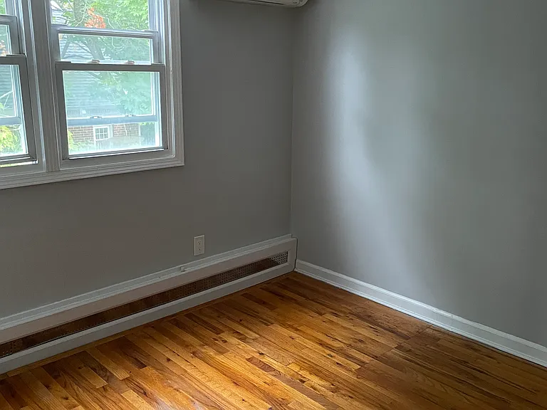 302 Oakford St — Photo 10