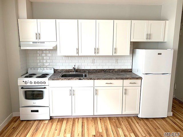1st image of 215 W Broadway #6K