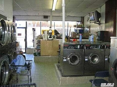 5th image of 203 Hempstead Tpke