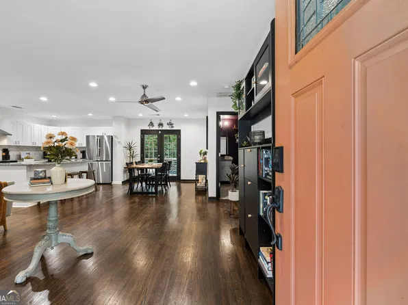 2127 Garden Cir, Decatur, GA 30032