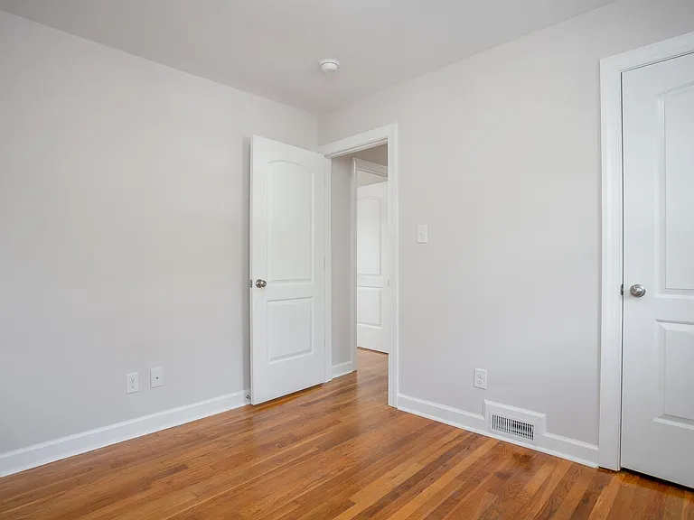 Elon Place — Photo 32