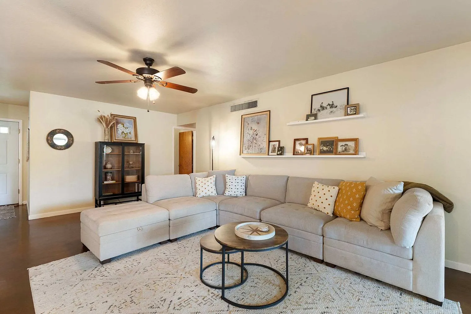 3 bed, 2.0 bath, 1550 sqft, $2,640 — Photo 4
