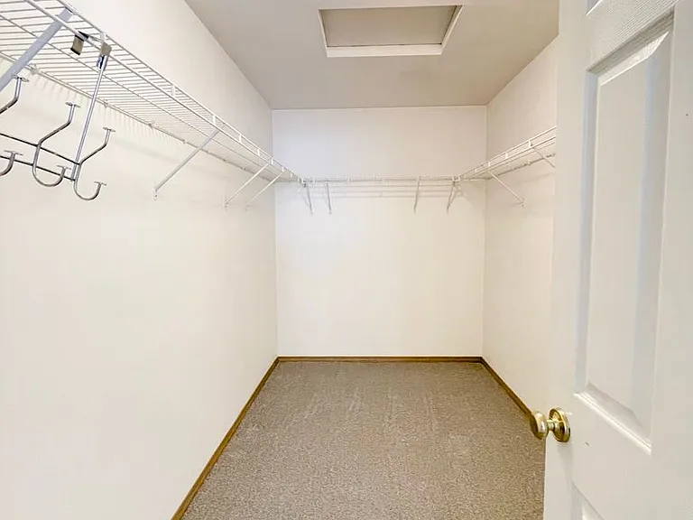 1427 Virginia Ave — Photo 8