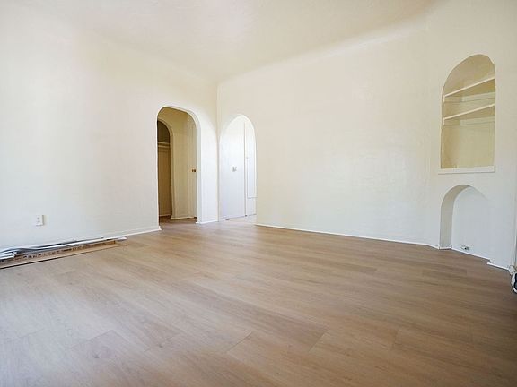 2nd image of 822 N Las Palmas Ave #82825