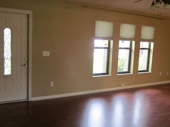 3rd image of 2125 SE Floresta Drive