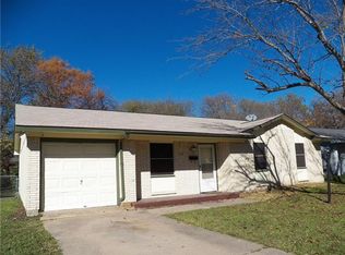 518 Hawthorne Ln, Grand Prairie, TX 75052