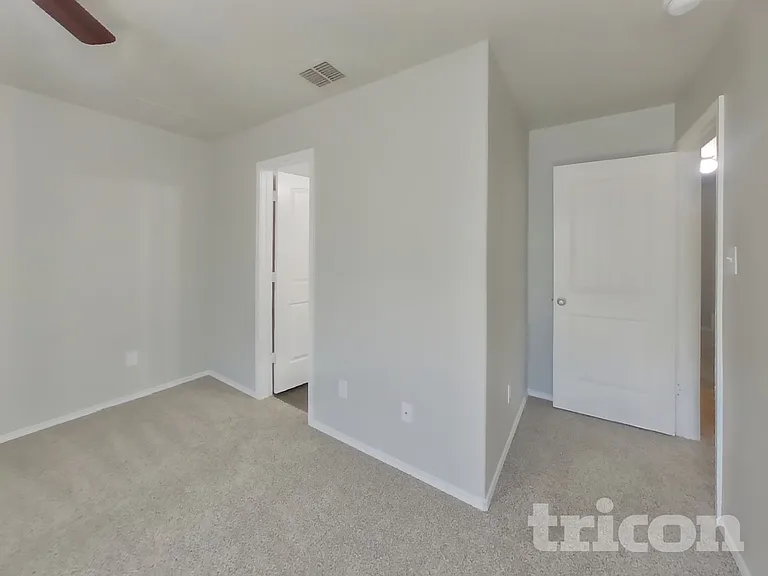 5693 McClelland St — Photo 7