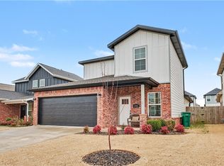 1716 W Broadway Pl, Rogers, AR 72758