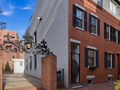 2 Lyndeboro Pl, Boston, MA, 02116