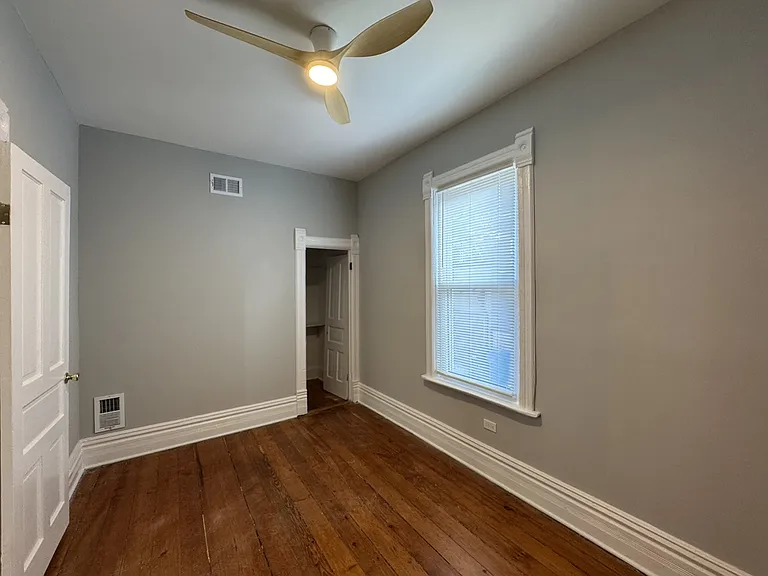 1721 W Nelson St — Photo 12