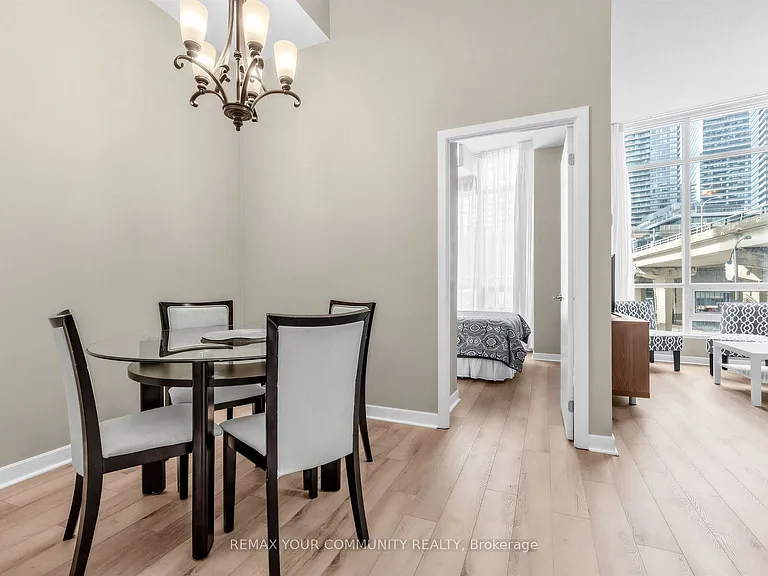 18 Harbour St #202 — Photo 13