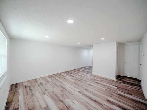 4th image of 4714 34th St W #4714