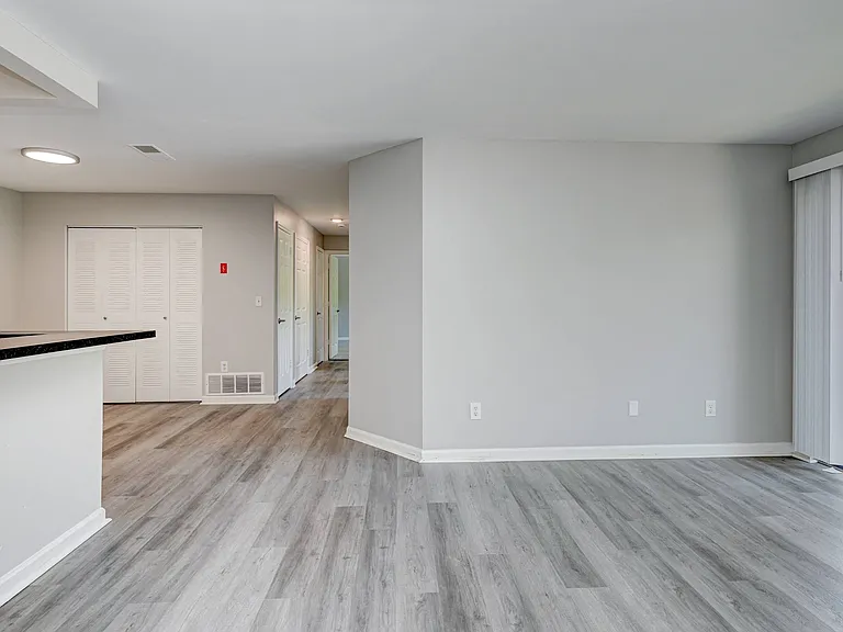 Boulder Pointe Apartments — Photo 12