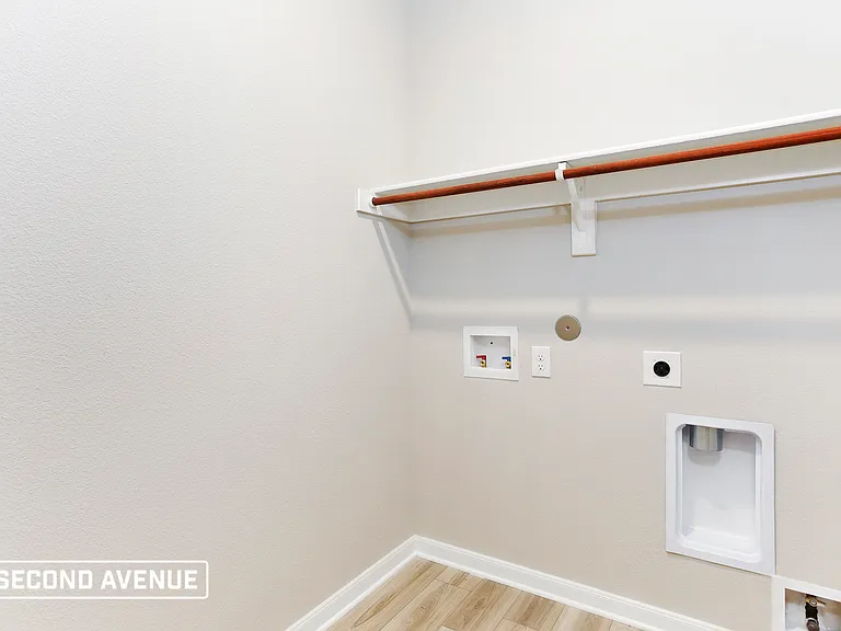 2105 Meadow Dr — Photo 19