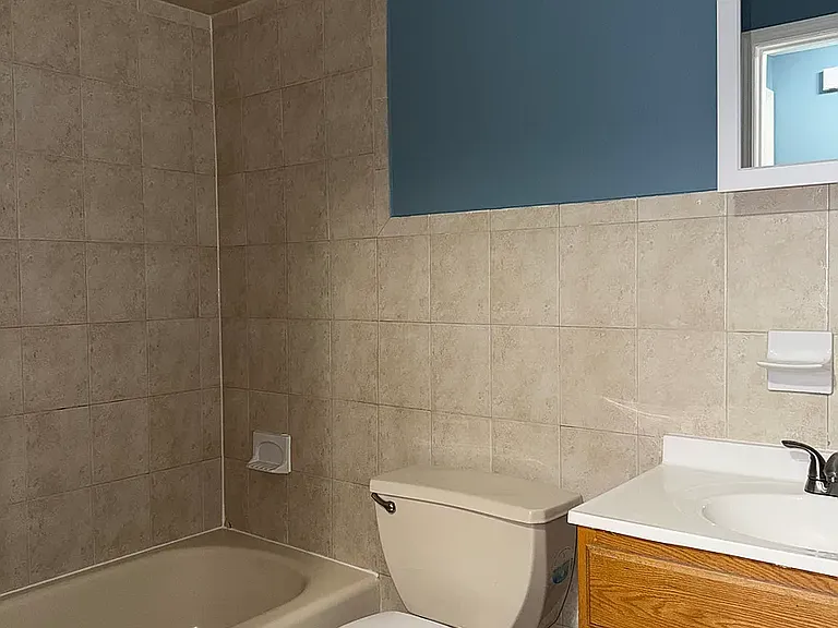 44 Astor St #2 — Photo 10
