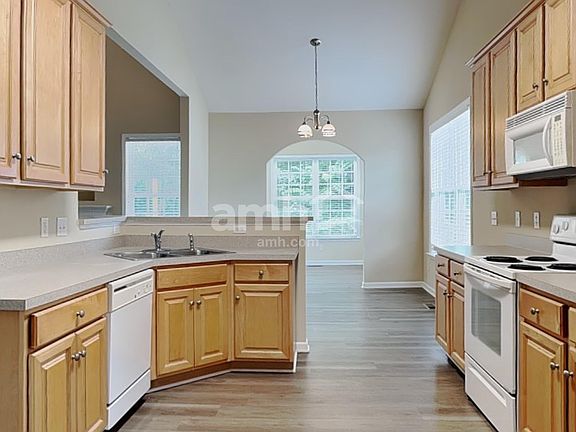 4th image of 5404 Laggan Dr