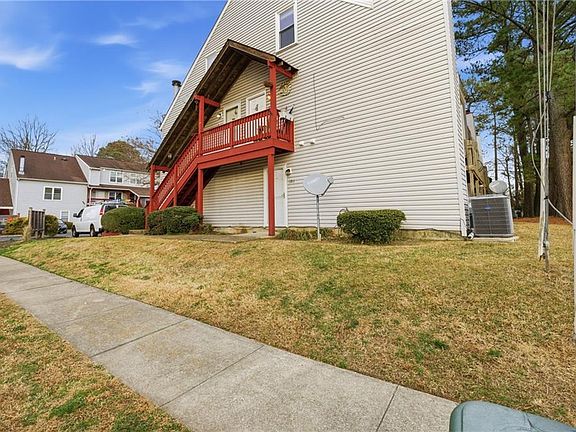 4th image of 500 Barberton Dr APT 201