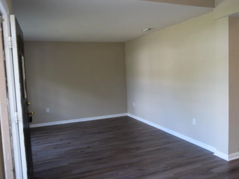 458 Fitzsimmons St SW — Photo 3