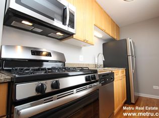 800 W Lill Ave APT 402, Chicago, IL 60614