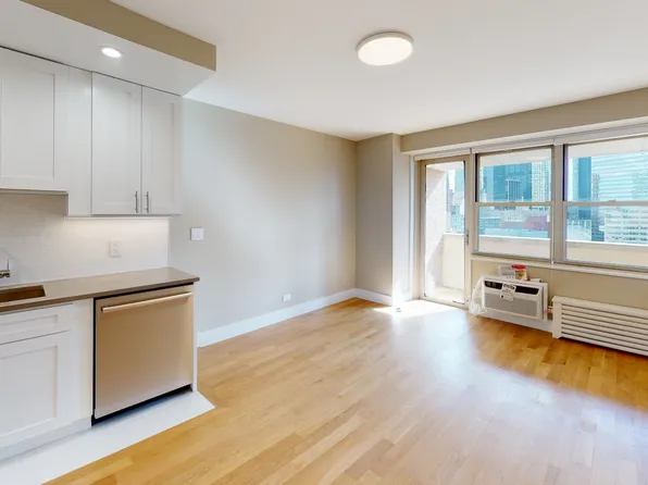 310 Greenwich Street image 3 of 9