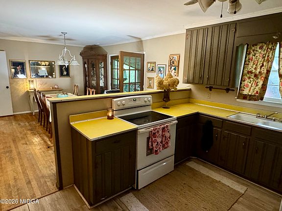 5th image of 2976 Woodhaven Cir