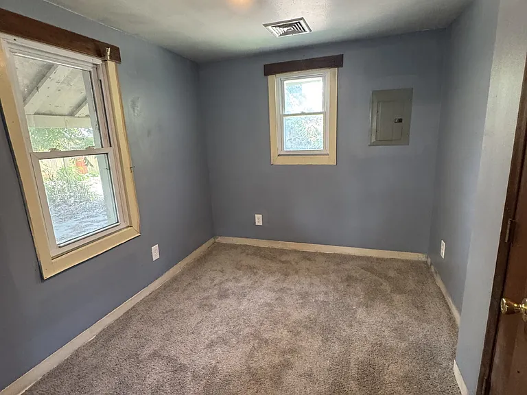 1939 N Fairview Ave — Photo 6