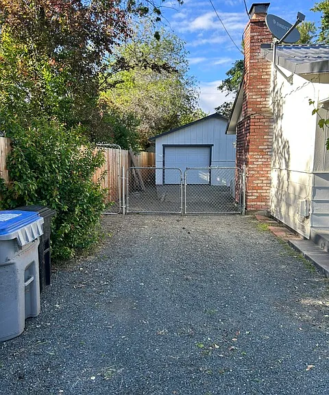 350 10th St — Photo 34