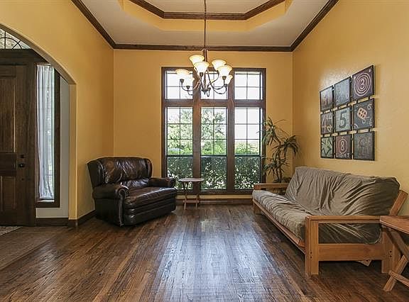 5th image of 2829 Forest Dr