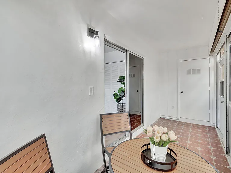 52 Burgundy Dr #B — Photo 37