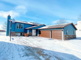 3825 17th St S, Fargo, ND 58104