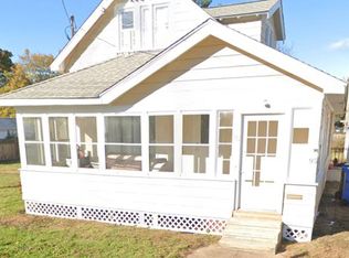 95 School St, Hamden, CT 06518
