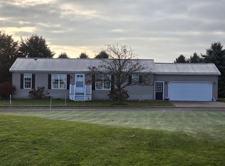 1302 Country View Ln, Fremont, MI 49412