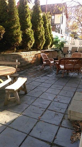 1st image of 275 Saint John Ave