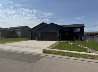 1215 Kodiak Dr, Box Elder, SD 57719