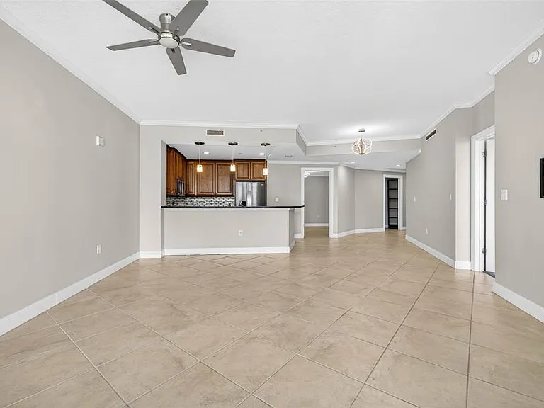 450 Knights Run Ave #505 — Photo 4