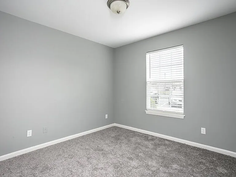 Polo Springs Apartments — Photo 12