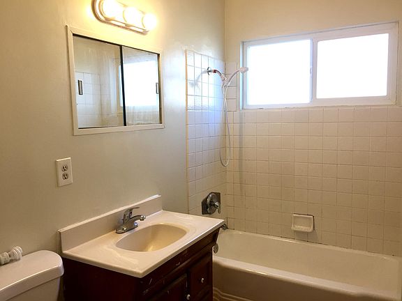 4th image of 12222 Peacock Ct #1
