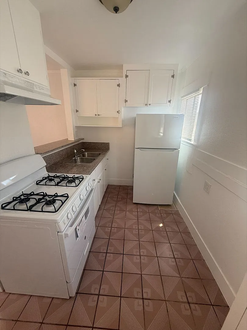 1210 Hoffman Avenue — Photo 4