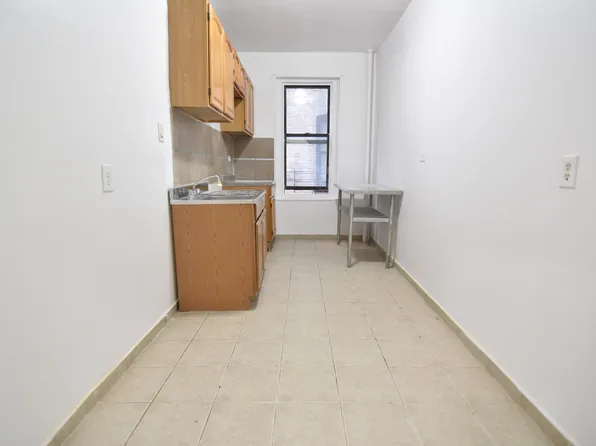 3033 Wallace Ave APT 2C, Bronx, NY 10467