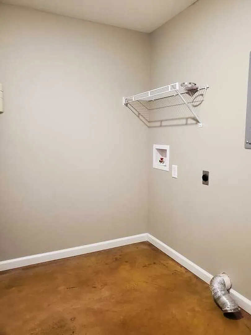2 Bedroom 1 Bathroom Apartment in Jackson, MO — Photo 4