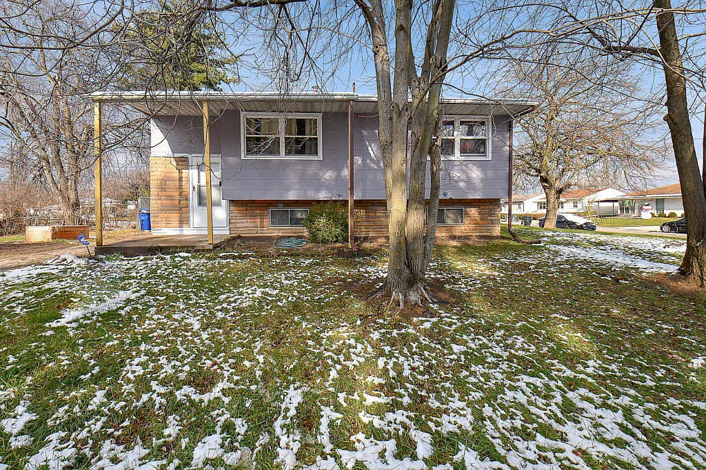 1720 Omar Dr photo 1
